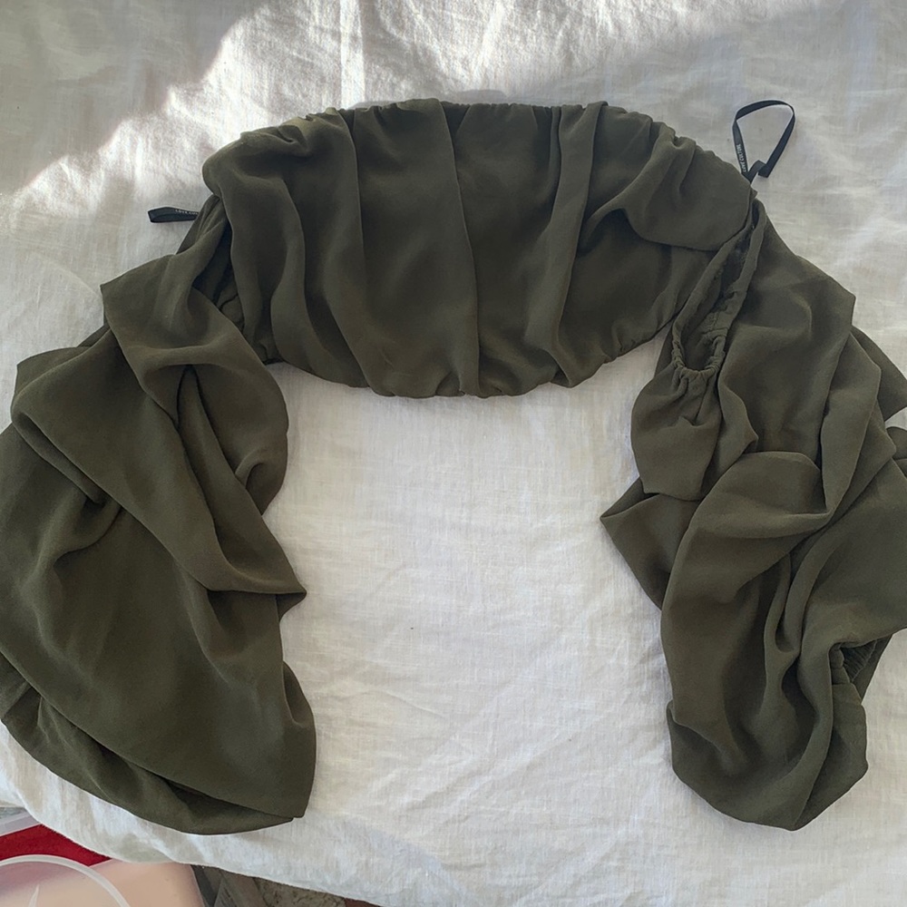 Off the Shoulder Ruched Crop Top